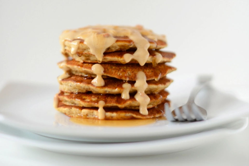 Peanut Butter Flaxseed Pancakes from Minimalist Baker
